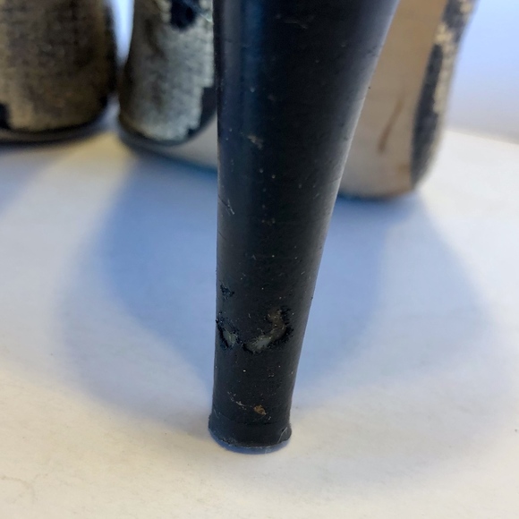 SOLD - Via Spiga Embry Gold/Black Python Heels Sz 9.5 - Picture 8 of 8